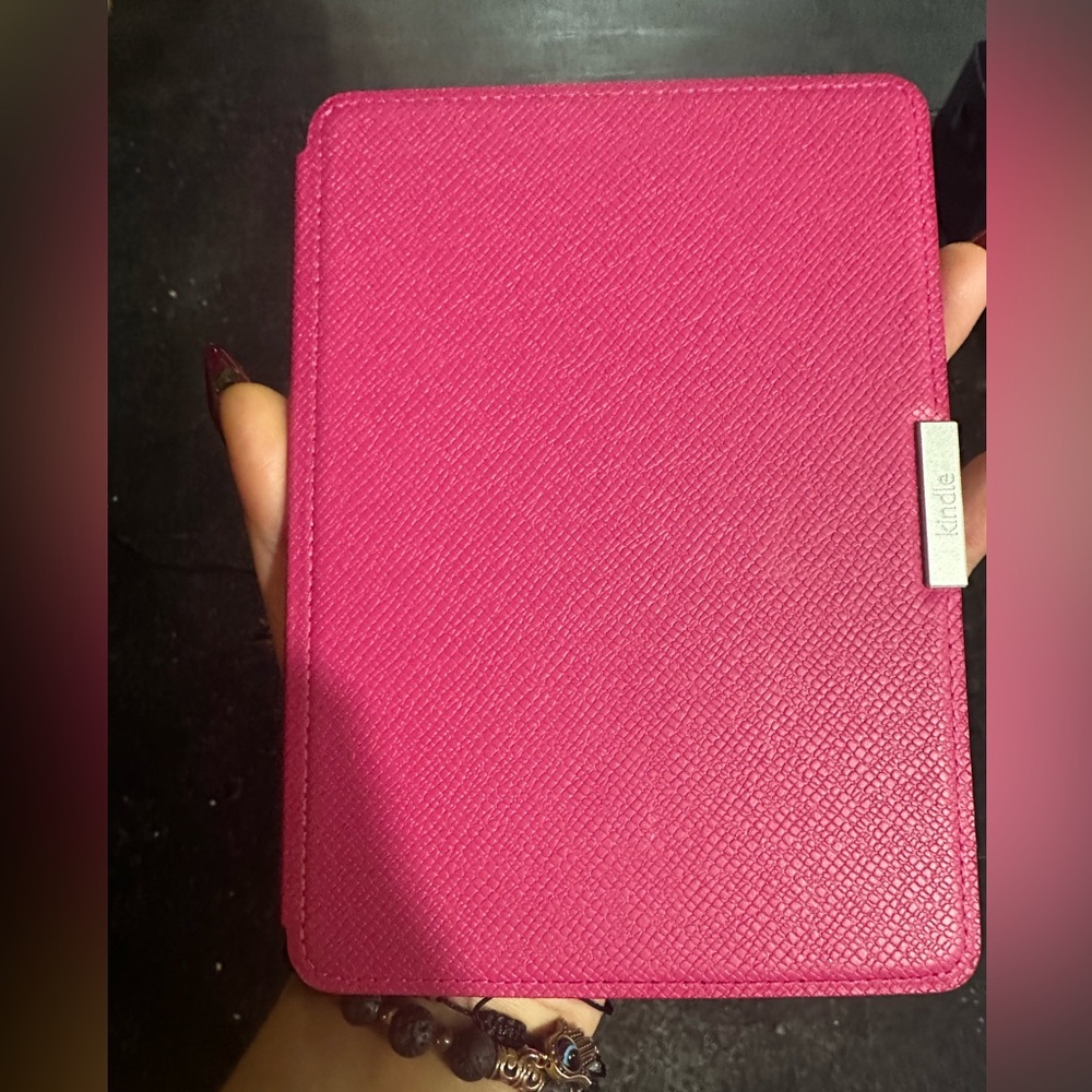 Gen 7 Kindle Fire Paper White with Case